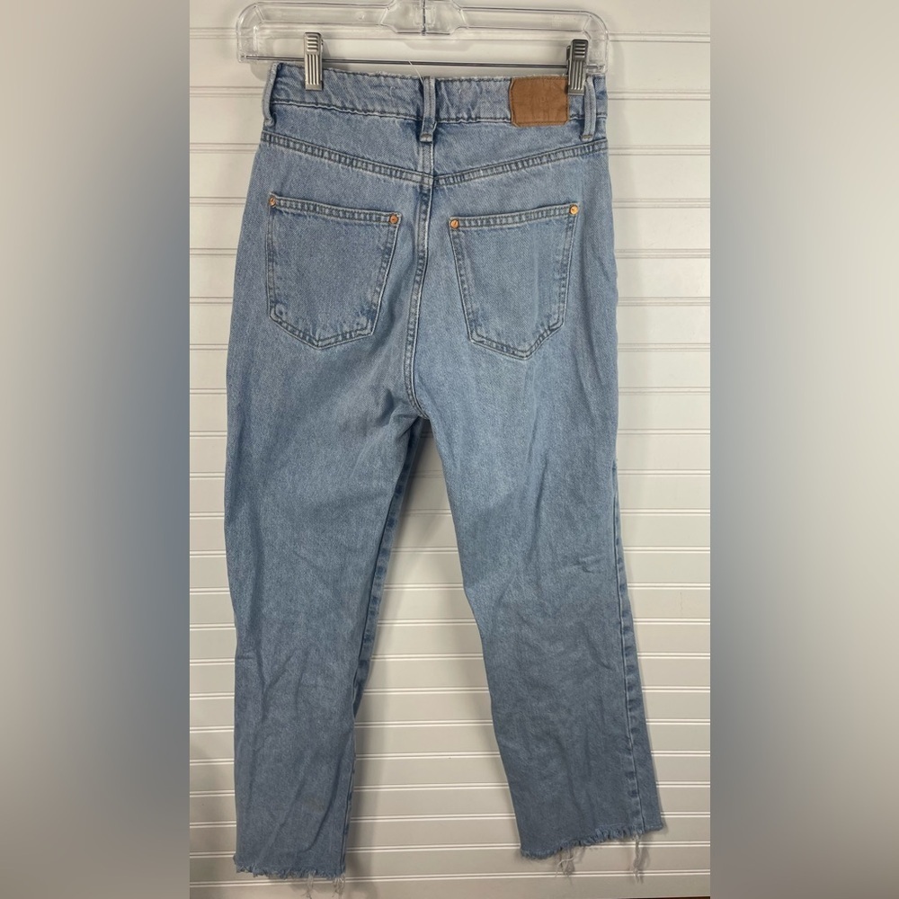 Zara Light Wash Casual Frayed Hem Jeans Size 2 Women’s EUC - Picture 10 of 10